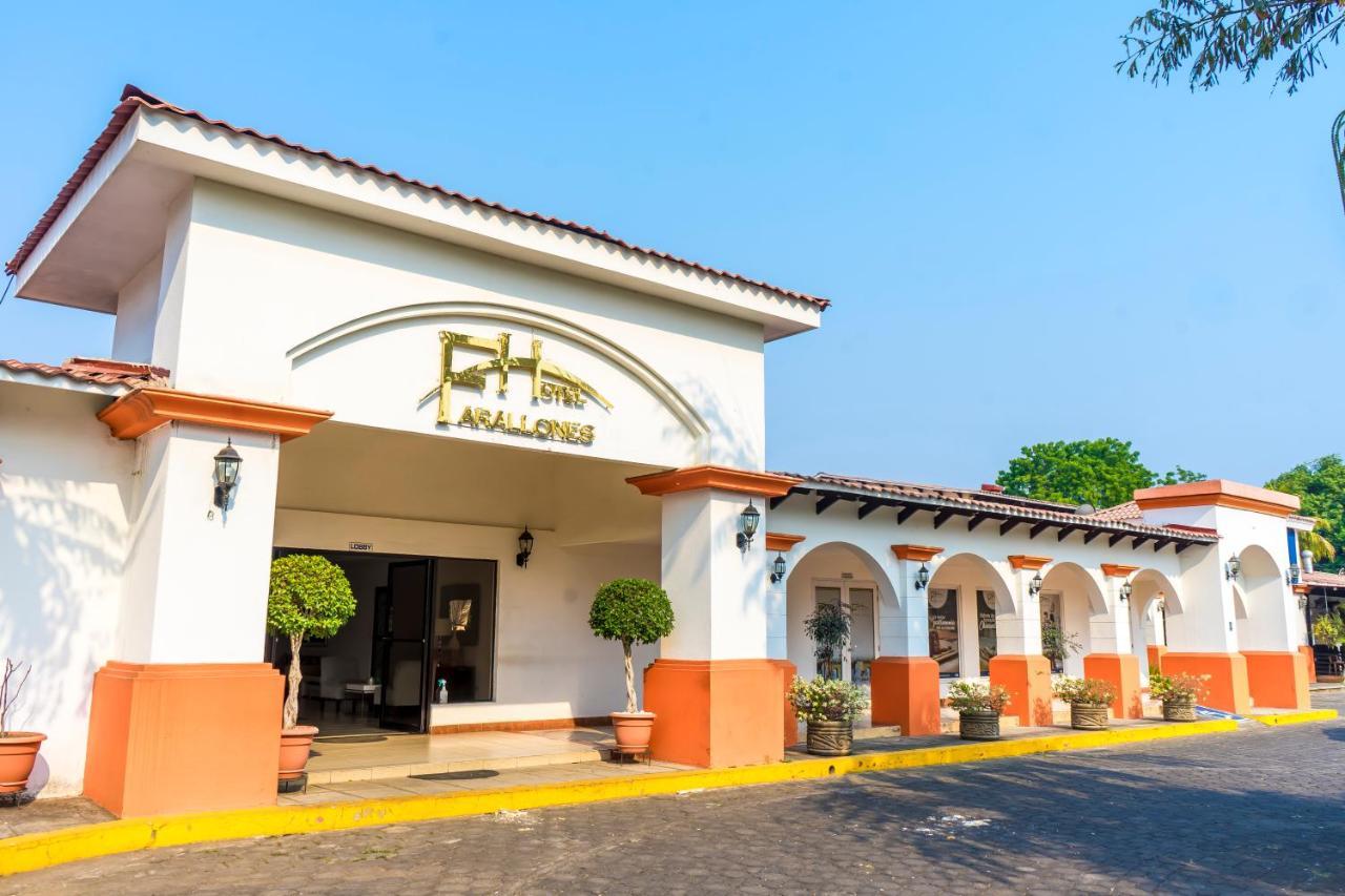Farallones Hotel Чинандега Екстериор снимка