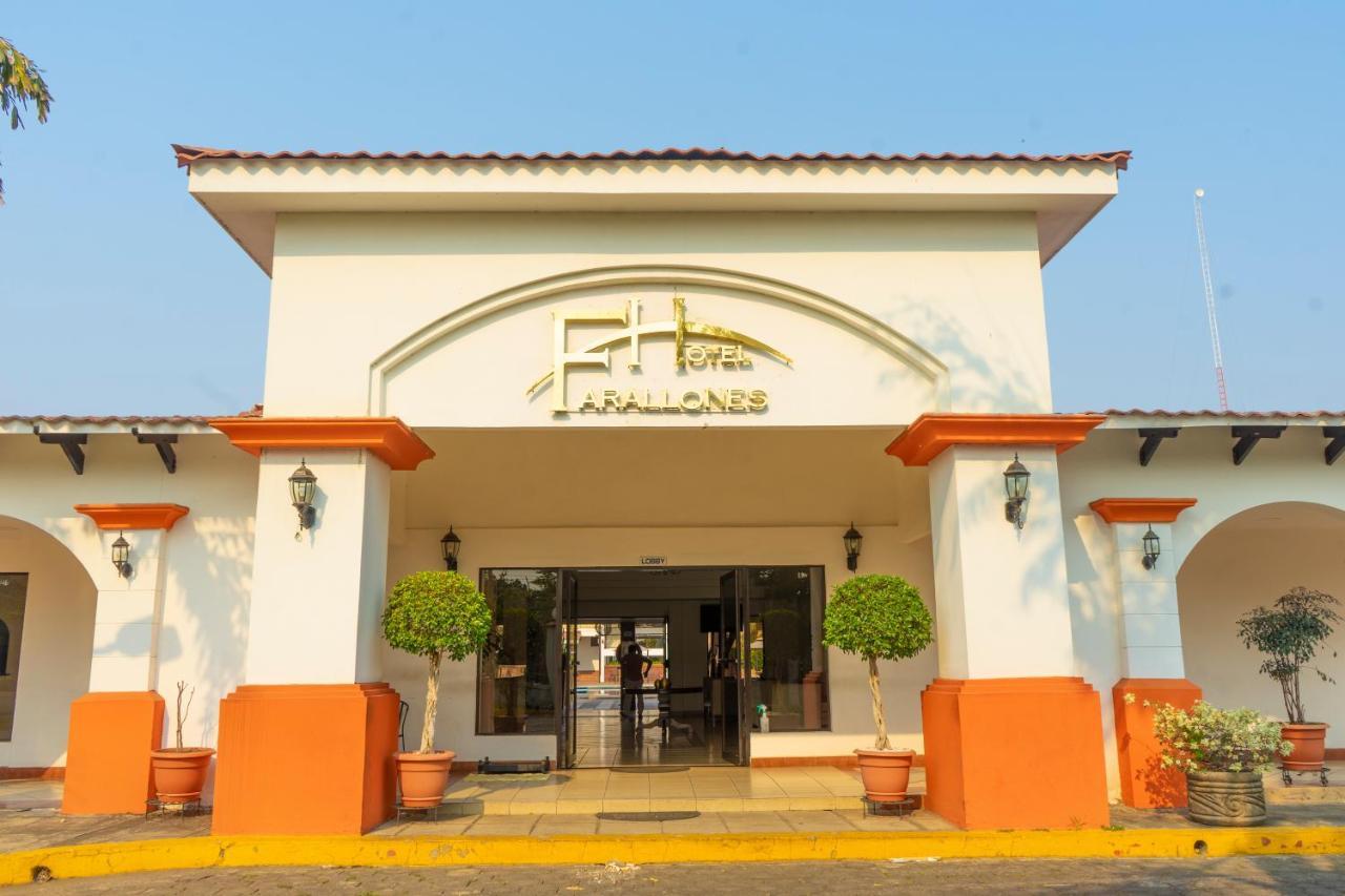 Farallones Hotel Чинандега Екстериор снимка