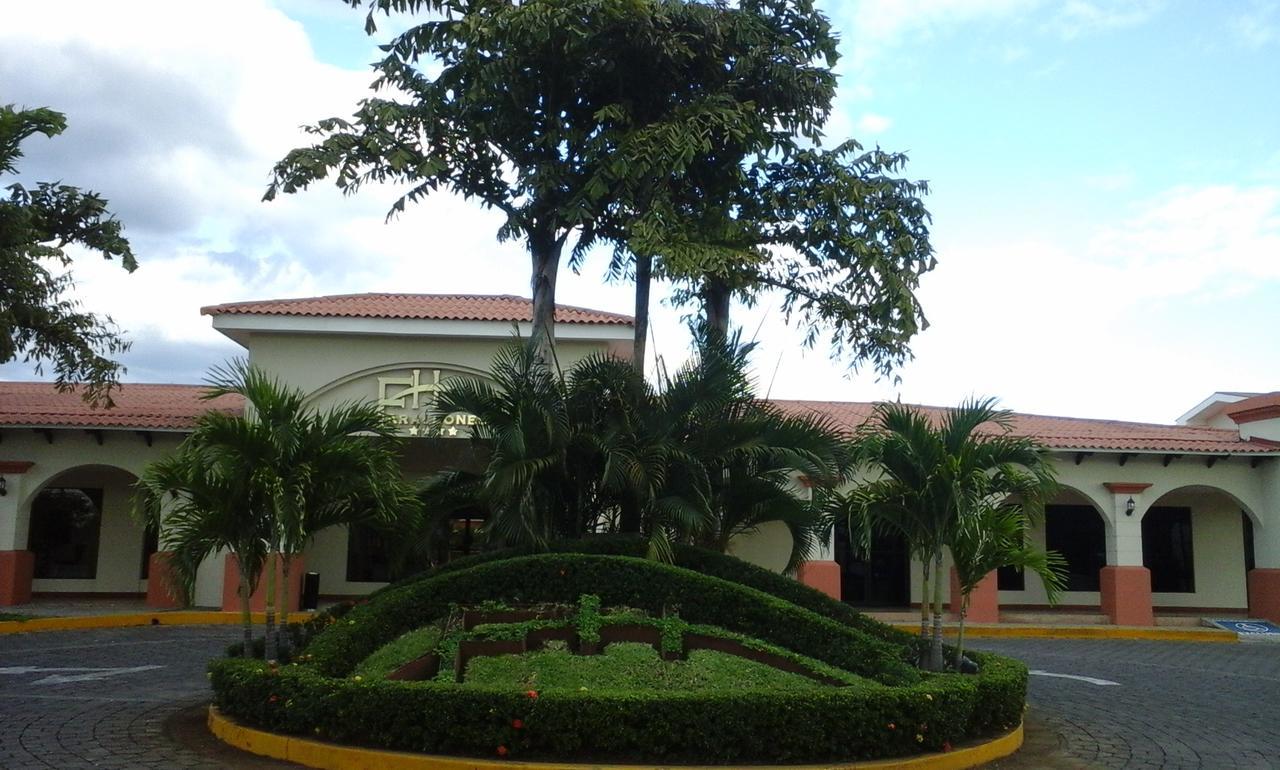 Farallones Hotel Чинандега Екстериор снимка