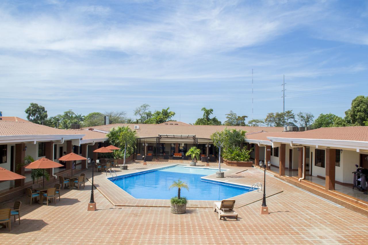 Farallones Hotel Чинандега Екстериор снимка