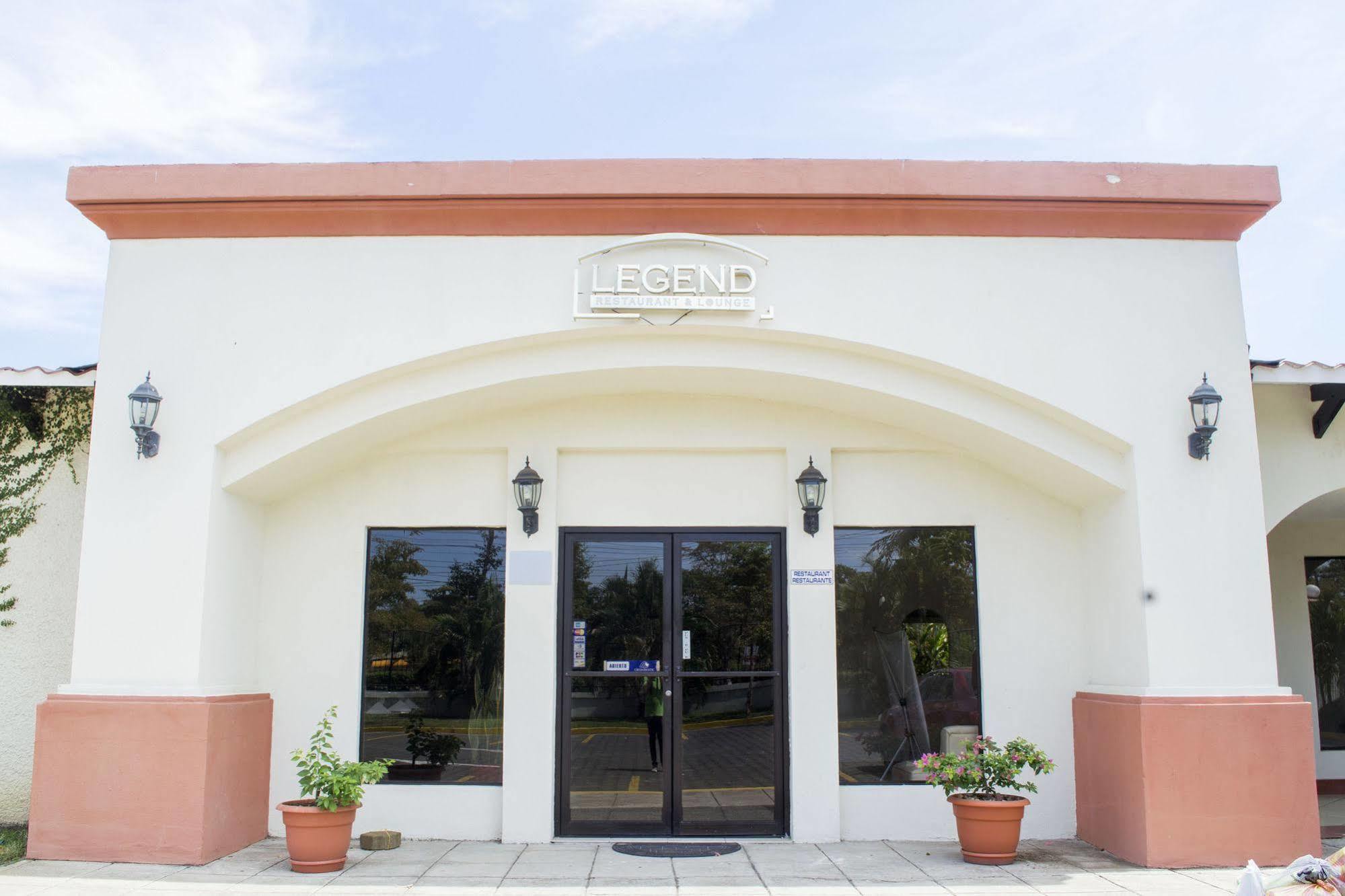 Farallones Hotel Чинандега Екстериор снимка